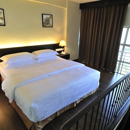 פראי Ernes Hotel מראה חיצוני תמונה