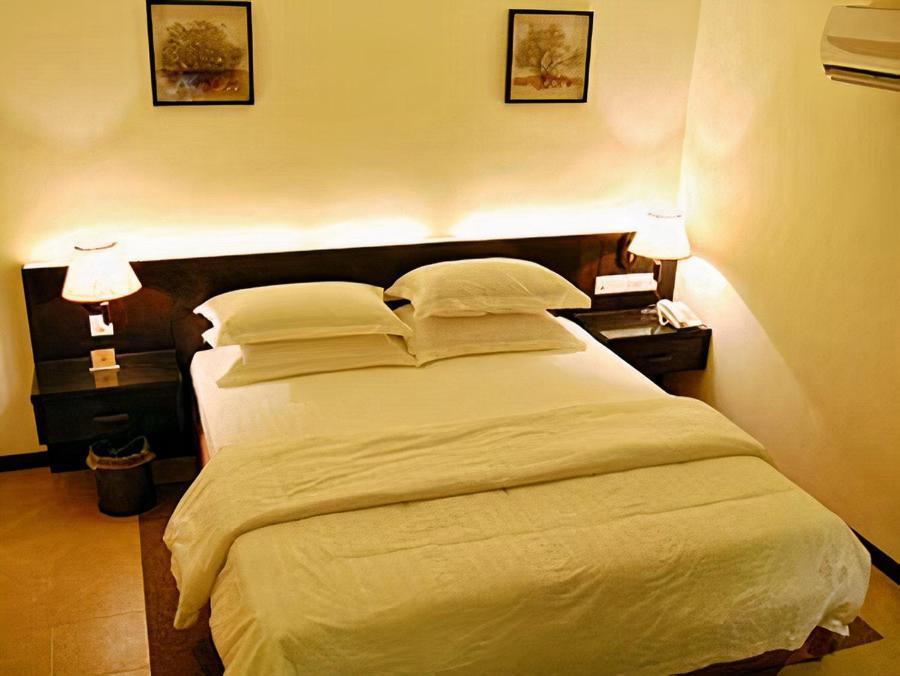 פראי Ernes Hotel מראה חיצוני תמונה