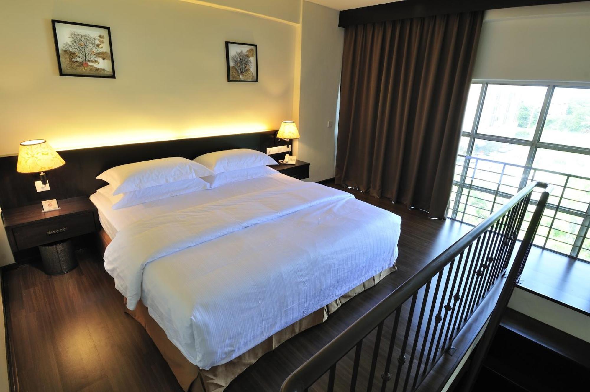 פראי Ernes Hotel מראה חיצוני תמונה